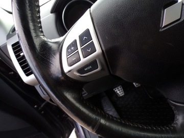 Mitsubishi Outlander II 2.2 MIVEC DID 177KM 2012 MITSUBISHI Outlander 2.268 177 KM ZAMIANA, zdjęcie 17