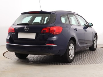 Opel Astra J Sports Tourer Facelifting 1.7 CDTI ECOTEC 110KM 2014 Opel Astra 1.7 CDTI, Salon Polska, Klima, zdjęcie 4