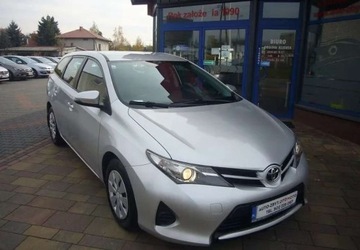 Toyota Auris II Touring Sports D-4D 90 90KM 2013 Toyota Auris Toyota Auris 1.4 D-4D Active 1.4 Diesel 90KM, zdjęcie 4