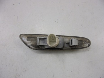 BMW 5 E60 E61 SMĚROVKA PRAVÝ 07-10 KOMBI FL 7165742 + VLOŽKA ŽÁROVKY