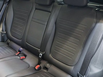 Mercedes GLC C254/X254 Coupe 2.0 200 204KM 2025 MERCEDES-BENZ GLC 200 4-Matic AMG Line 2.0 (204KM) 2025, zdjęcie 9