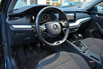 Skoda Octavia IV Liftback 1.5 TSI EVO 150KM 2021 Škoda Octavia Skoda Octavia Bezwypadkowy / Salon, zdjęcie 9