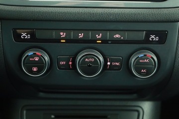 Volkswagen Tiguan I SUV Facelifting 2.0 TDI CR DPF BlueMotion 110KM 2015 VW Tiguan 2.0 TDI, Salon Polska, Navi, Xenon, zdjęcie 15