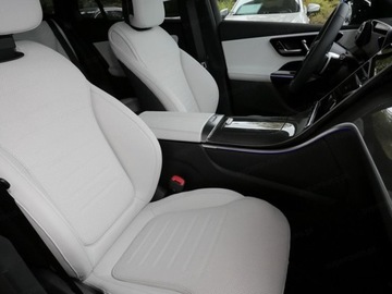 Mercedes GLC C254/X254 2025 MERCEDES-BENZ GLC 200 d 4-Matic AMG Line 2.0 (163KM) 2025, zdjęcie 3