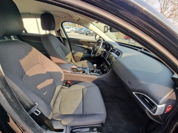 Jaguar XE Sedan 2.0 i4 163KM 2016 JAGUAR XE 2.0D ALU KLIMA KAMERA LED XENON NOWY ROZRZĄD, zdjęcie 18