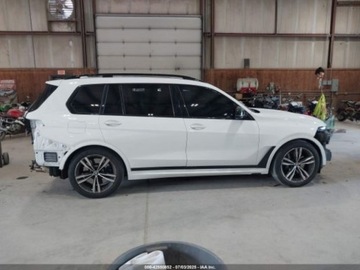 BMW X7 2023 BMW X7 m60i, 2023r., 4x4, 4.4L 4.4 Benzyna 523KM, zdjęcie 2