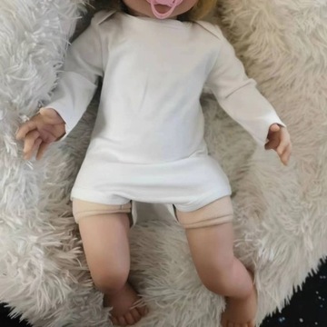 Biała blond lalka odrodzony chłopiec 55cm