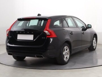 Volvo V60 I Kombi Facelifting 2.0 D4 DRIVE-E 190KM 2017 Volvo V60 D4 2.0, Salon Polska, Serwis ASO, zdjęcie 4