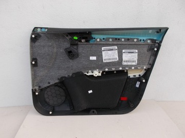 Обшивка левой передней двери на Skoda Octavia III.