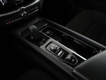 Volvo XC60 II 2020 Volvo XC 60 FV23% mHEV 4x4 full LED navi klima, zdjęcie 29