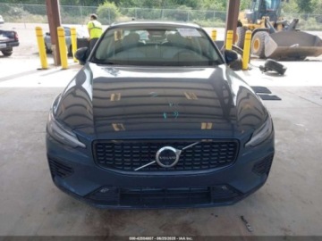 Volvo S60 III 2024 Volvo S60 Recharge Plug-In Hybrid Ultimate Dark Theme 2024 2.0l 2.0 Hybryda, zdjęcie 7