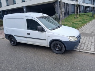 Opel Combo C Van 1.3 CDTI ecoFLEX 75KM 2006