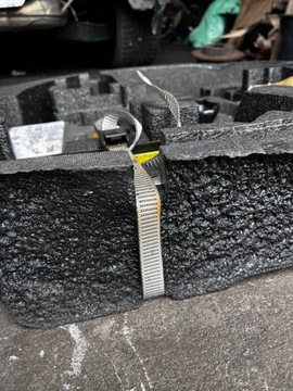 122 AUDI VW КОЛЕСНАЯ ВСТАВКА ИЗ ПЕНОСТРОЕНИЯ ПОДЪЕМНИКА КОМПРЕССОРА 8P0012109F