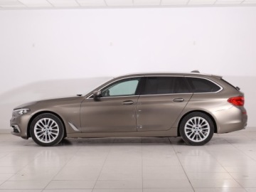 BMW Seria 5 F10-F11 Touring Facelifting 520d 190KM 2017 BMW 5 520d xDrive, Salon Polska, Serwis ASO, zdjęcie 2