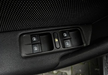 Skoda Yeti Minivan 2.0 TDI CR DPF 4x4 140KM 2011 Skoda Yeti 2.0 Diesel 140 KM 4x4 Nawigacja 2.0 Diesel 140KM, zdjęcie 20