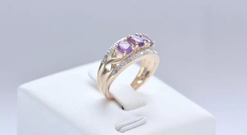 URZEKAJĄCY PIEKNY ZŁOTY PIERŚCIONEK 3 AMETYSTY DIAMENTY PR 375 R:9 3,71G