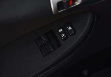 Toyota Corolla X Sedan Facelifting 1.4 D-4D 90KM 2013 Toyota Corolla Polski salon_1.4 D_90KM _ klimatyzacja _ podgrzewane fotele, zdjęcie 10