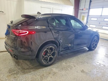 Alfa Romeo Stelvio SUV Facelifting 2.0 Turbo 280KM 2023 Alfa Romeo Stelvio Ti, 2023r., 4x4, 2.0L 2.0 Benzyna 280KM, zdjęcie 2