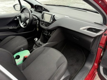 Peugeot 208 I Hatchback 5d Facelifting 1.2 PureTech 82KM 2015 Peugeot 208 Klimatronik*, zdjęcie 9