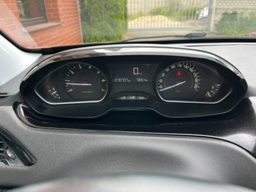Peugeot 208 I Hatchback 5d Facelifting 1.2 PureTech 82KM 2018 Peugeot 208 1.2 benzyna 83 KM nawigacja LED zarej w PL zadbany zamia, zdjęcie 8