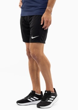 Мужские спортивные шорты Nike, размер L