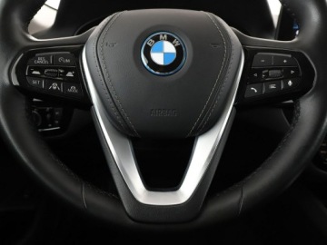 BMW Seria 5 G30-G31 Touring Plug-In 2.0 520e 204KM 2021 BMW 520 FV23% PHEV full LED automat skóra navi, zdjęcie 21