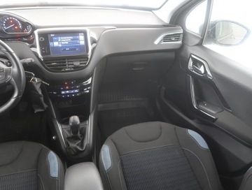 Peugeot 208 I Hatchback 3d 1.2 VTI 82KM 2014 Peugeot 208 1.2 PureTech, Salon Polska, zdjęcie 7