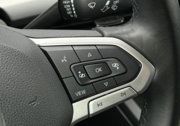 Volkswagen Golf VIII Hatchback 1.0 TSI 110KM 2021 Volkswagen Golf Basic Pakiet Comfort, FV 23, ACC, Czujniki parkowania, Di, zdjęcie 21