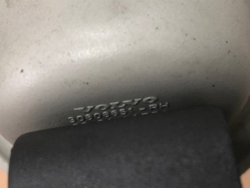 DRŽÁK SÍŤKY ROLETA KUFRU VOLVO V40 1996-2004