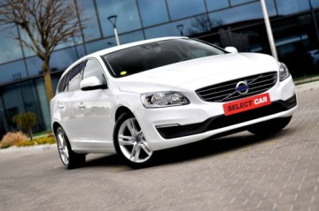 Volvo V60 I Kombi Facelifting 2.0 D2 DRIVE-E 120KM 2017 Volvo V60 LiFT Biała Perła 2,0 Diesel Ledy Navi, zdjęcie 12