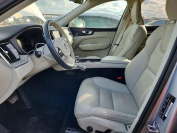 Volvo XC60 II 2023 Volvo XC 60 Plus 2023 2.0 Benzyna 247KM, zdjęcie 7