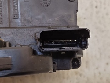 NISSAN PATHFINDER R51 FACELIFT ZÁMEK DVEŘE LEVÝCH PŘEDNÍCH LEVÝ PŘEDNÍ 3 PIN