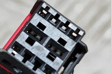 PORSCHE TAYCAN CROSS TURISMO LEVÝ STRANA KRYT KUFRU VZPĚRA/TLAKOVAČ PLYNOVÝ 9J