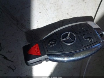 Mercedes Klasa C W205 2015 Mercedes-Benz Klasa C 2015 MERCEDES-BENZ C 300 2.0 Benzyna 241KM, zdjęcie 12