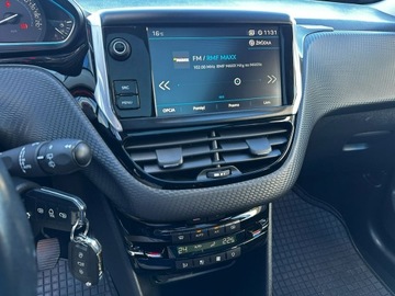 Peugeot 2008 I SUV Facelifting 1.2 PureTech 110KM 2018 Peugeot 2008 SalonPL Panorama Półskóra Navi, zdjęcie 24