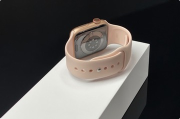 НЕИСПОЛЬЗОВАННЫЙ | Умные часы Apple Watch серии GOLD с GPS + сотовой связью LTE, 44 мм