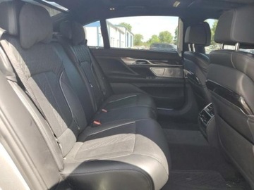 BMW Seria 7 G70 2022 BMW Seria 7 750I Xdrive 4.4 Benzyna 450KM, zdjęcie 9