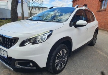 Peugeot 2008 I SUV Facelifting 1.2 PureTech 110KM 2016 Peugeot 2008 Panorama LED Nawigacja GetHelp 1.2 Benzyna 110KM, zdjęcie 7