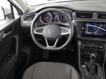 Volkswagen Tiguan II SUV Facelifting 2.0 TDI 150KM 2022 VW Tiguan 2.0 TDI, Serwis ASO, DSG, Navi, Klima, zdjęcie 6