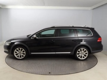 Volkswagen Passat B7 Variant 2.0 TDI CR BlueMotion 177KM 2013 VW Passat 2.0 TDI, 174 KM, 4X4, DSG, Navi, Xenon, zdjęcie 2