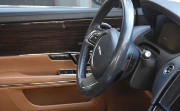 Jaguar XJ VII X351 Sedan SWB 3.0L V6D 600 275KM 2015 Jaguar XJ Jaguar XJ 3.0 V6 S Premium Luxury 3.0 Diesel 275KM, zdjęcie 13