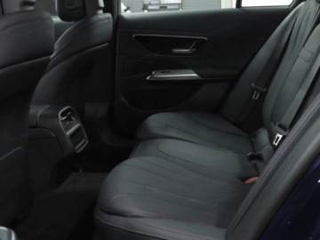 Mercedes Klasa E W214 Sedan 2.0 220d 197KM 2025 E Klasa 220 d 4-Matic Avantgarde 2.0 (197KM) 2025, zdjęcie 12