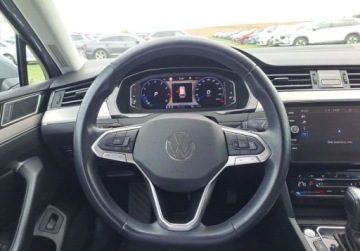 Volkswagen Passat B8 Variant Facelifting 1.5 TSI EVO 150KM 2023 Volkswagen Passat Elegance 1.5 TSI 150 KM DSG Podg. fot Navi Kamera, zdjęcie 19