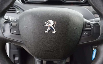 Peugeot 208 I Hatchback 5d Facelifting 1.6 BlueHDi 75KM 2018 Peugeot 208 Peugeot 208 1.6 BlueHDi Active 1.6 Diesel 75KM, zdjęcie 18