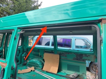 VW T4 uszczelka górna nad drzwiami bocznymi przesuwanymi 91-2003