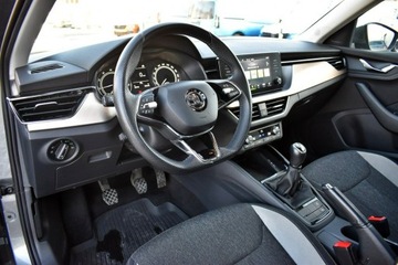 Skoda Kamiq Crossover 1.0 TSI 110KM 2022 Škoda Kamiq Skoda Kamiq Bezwypadkowy / Salon, zdjęcie 8