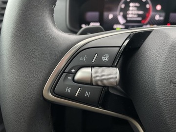 Skoda Karoq Crossover Facelifting 1.5 TSI ACT 150KM 2024 Skoda Karoq Selection ! Podgrzewane Fotele ! Podgr, zdjęcie 17