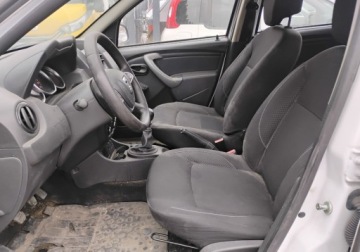 Dacia Duster I SUV Facelifting 1.5 dCi (Euro 6) 90KM 2017 Dacia Duster 2017r, SALON, 1.5DCI. Przetarty prawy bok. Poobijany. Jezdzi., zdjęcie 6