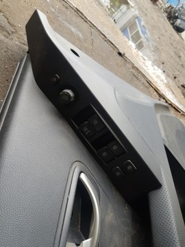 KORANDO III TAPICERKA BOCZEK DRZWI LEWY PRZEDNI