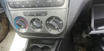 PANEL NAWIEWÓW FIAT GRANDE PUNTO 05>